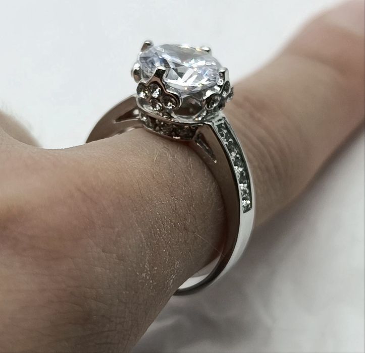 Anel de prata e zirconia 5,5g