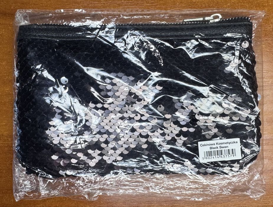 Affect Black Swan cekinowa kosmetyczka