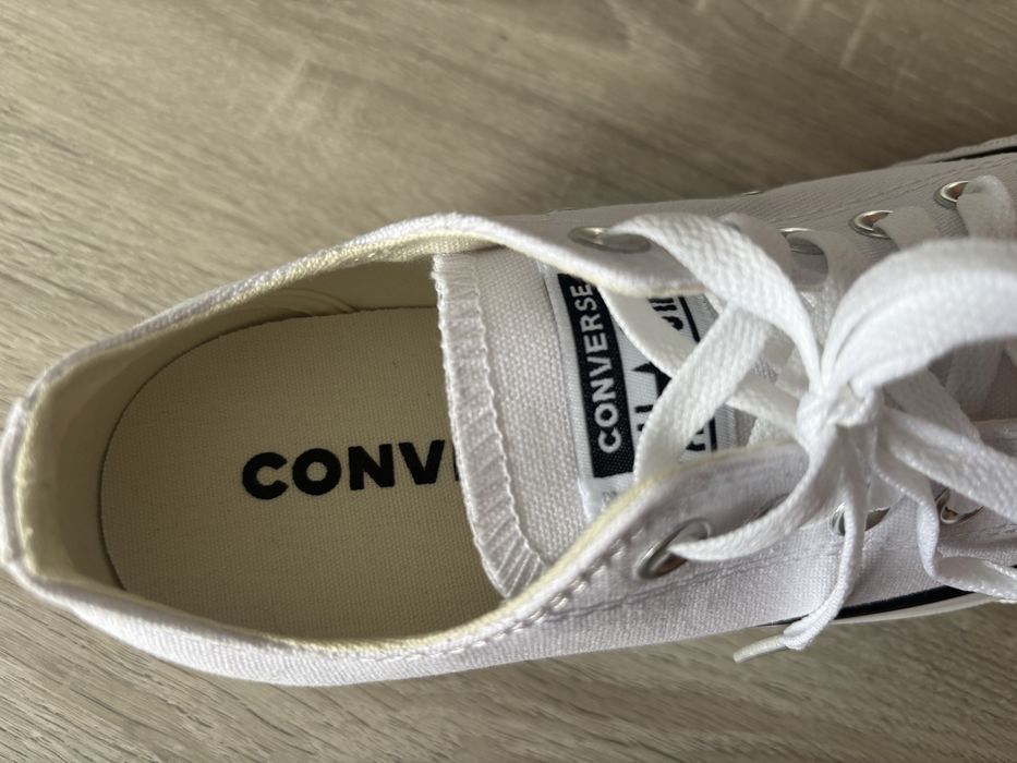 Biale buty converse 37 na podwyzszeniu nowe