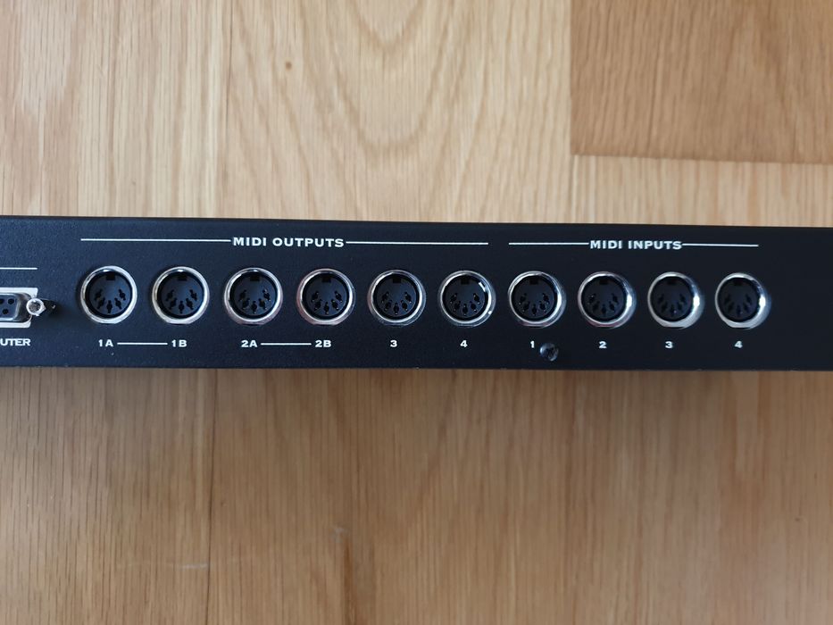 OMS Studio 64X - interface midi
