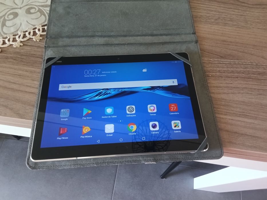 Tablet da marca HUAWEI com Capa