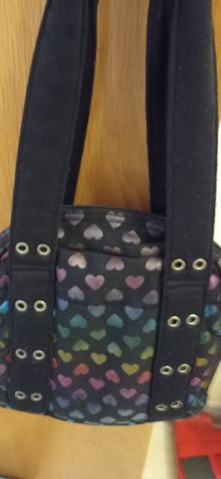 Pequena bolsa da converge preta