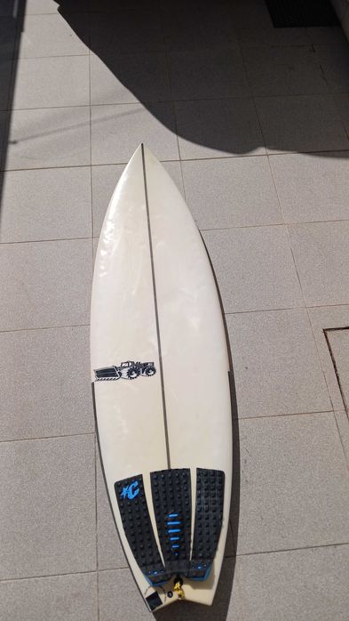 JS 5'09 Black box 3 com 29.9lt swallow tail