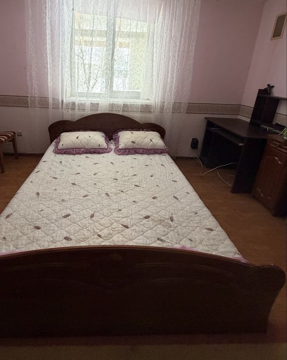 Меблі в спальню в гарному стані