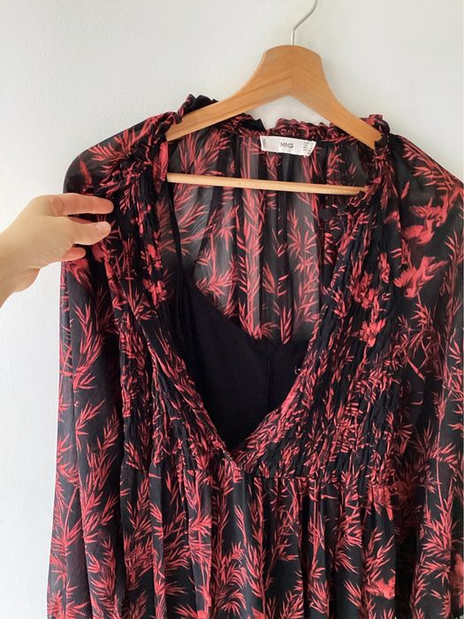 Czarna sukienka maxi w print midi Mango 38 M