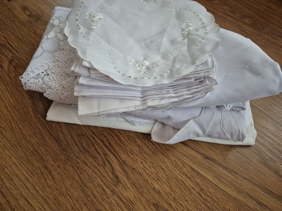 Віддам скатертини та серветки