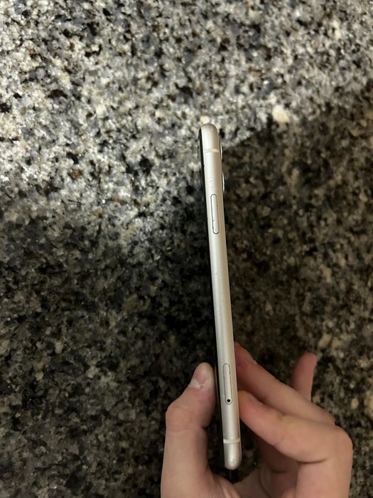 Iphone 11 com fatura preço negociável