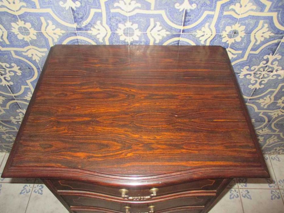 Camiseiros em raiz de nogueira e com embutidos