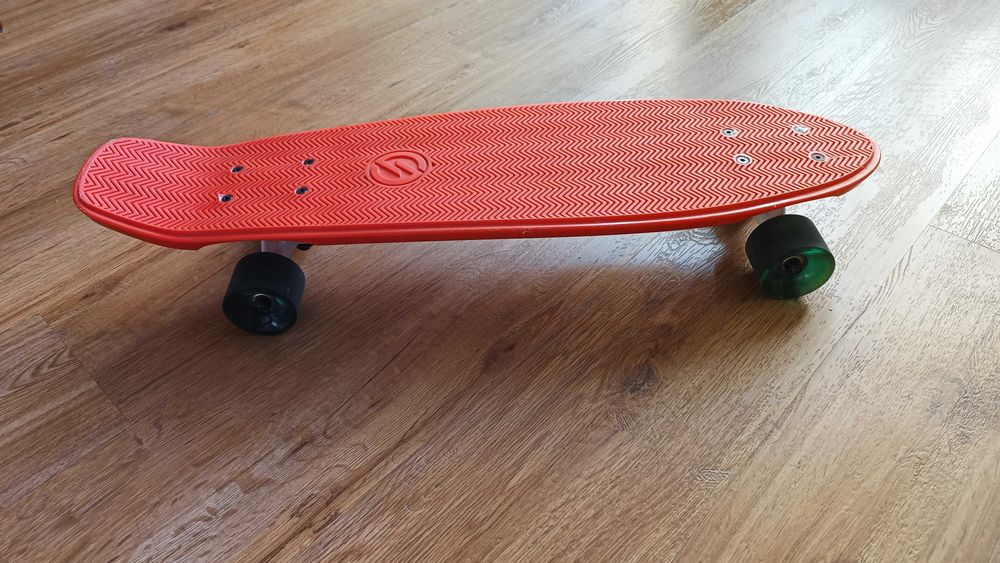 Skate laranja da Decathlon