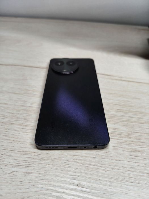 Smartfon Realme 11 5G jak nowy