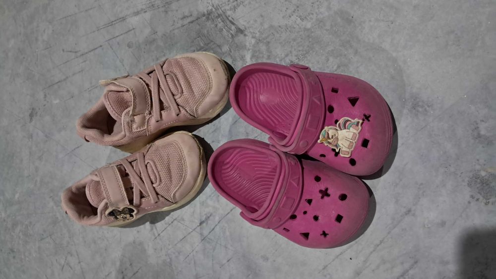 Sapatos 2/3anos varios tamanhos