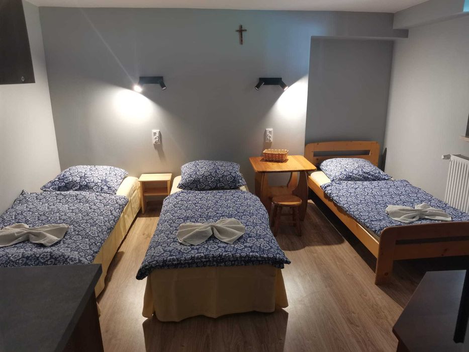 Wolny Pokój Kęty Nocleg Basen Grill jacuzzi sauna łazienka las sad cisza