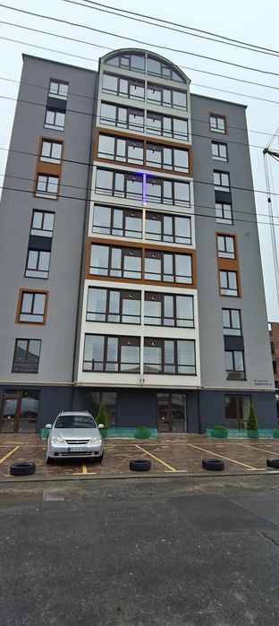 Продається 2к Виставка