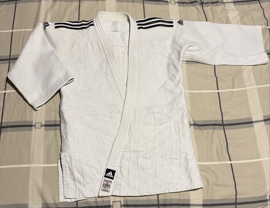 Кімоно адідас.