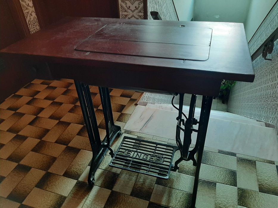 Maquina de Costura Antiga Singer