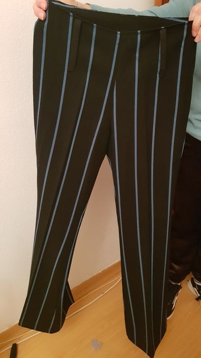 Calça fina de senhora