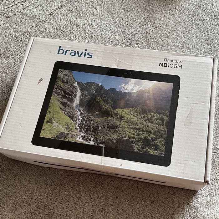 Планшет Bravis NB106M