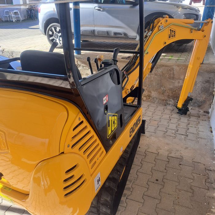 JCB  8015 mini giratória