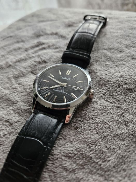 Zegarek Lorus męski – skórzany pasek, do wymiany bateria