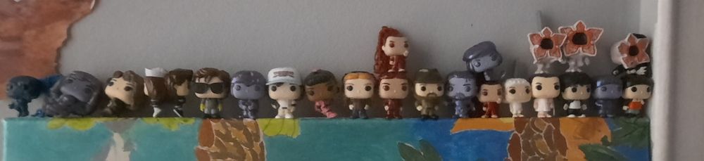 Фігурки кіндер стренджер сінкс