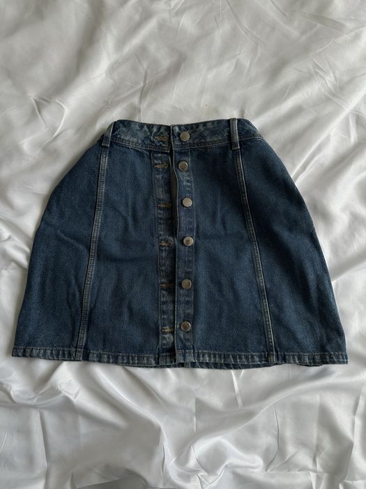 Юбка на ґудзиках