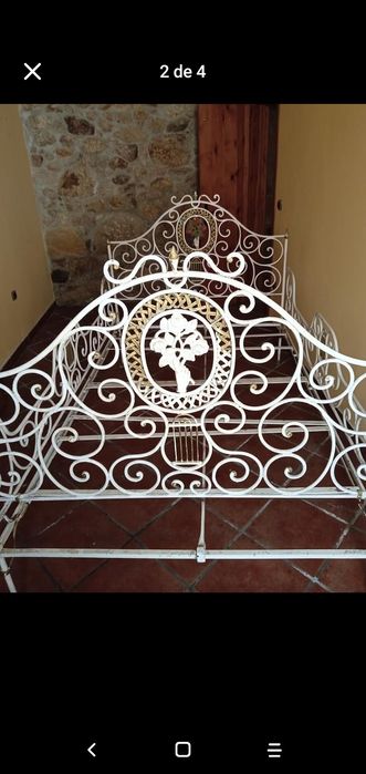 Cama de ferro antiga