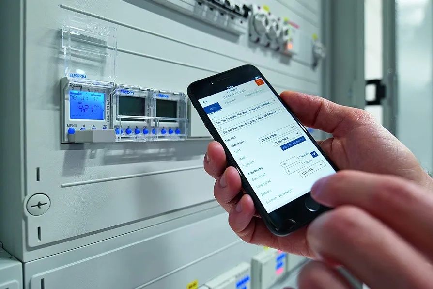 Theben TR 610 top3 1-канальний тижневий цифровий таймер