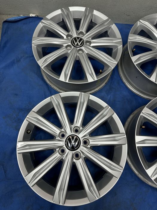 Felgi 17 volgswagen golf touran caddy 5x112 6.5j et52 os 57.1