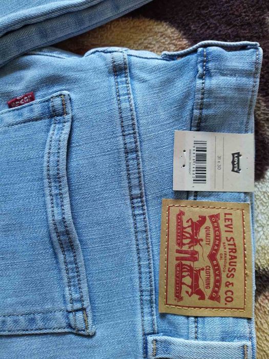 Джинсы женские Levi's  724 HICH-RISE SLIim ..straichht  31*30
