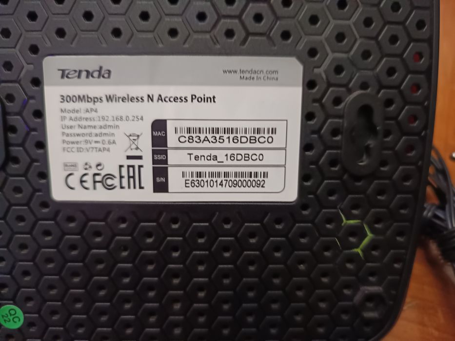 Router tenda 300 Mbps425652350029015041