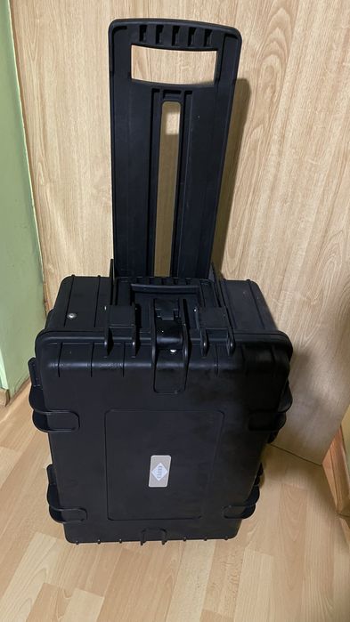 Walizka narzędziowa Knipex Robust na kółkach