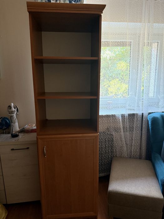 Wysoka szafka bieliźniarka