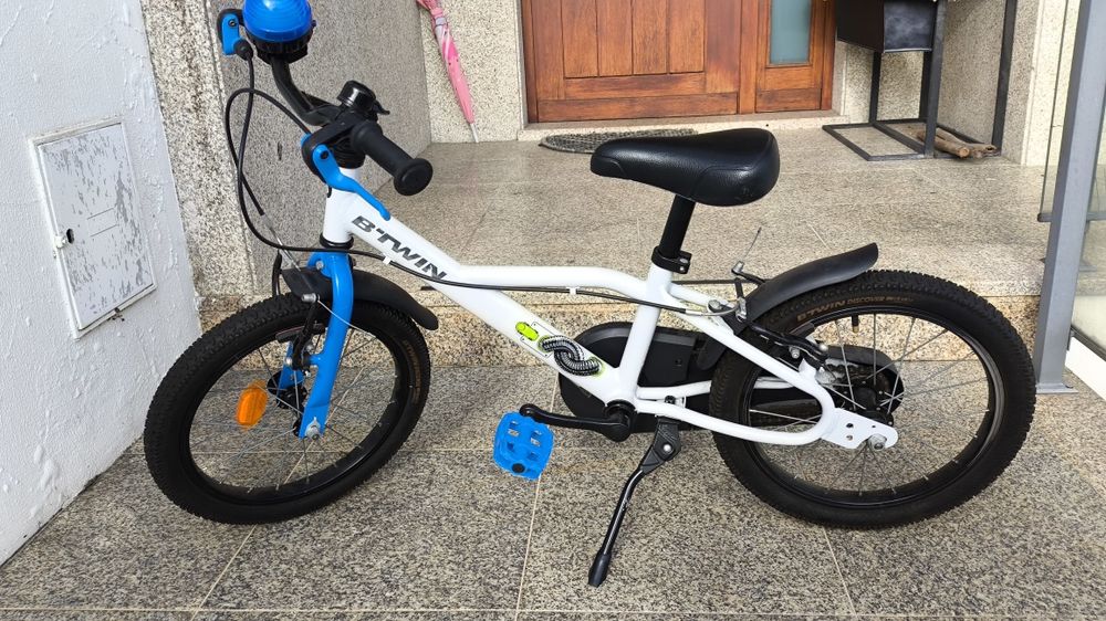 Bicicleta criança roda 16, como nova!