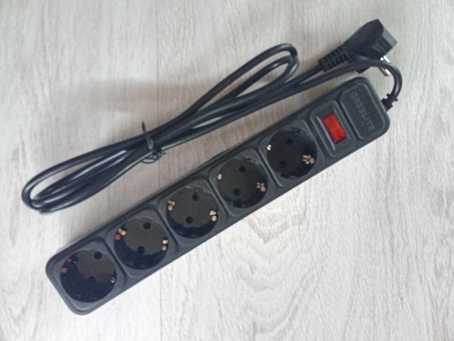Мережевий фільтр подовжувач на 5 розеток 1.8 метра чорний