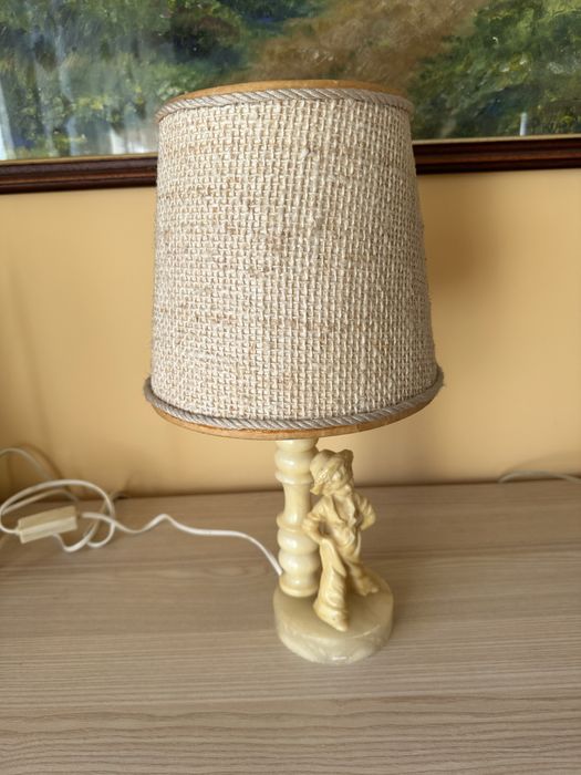 Lampka marmurowa z chlopcem