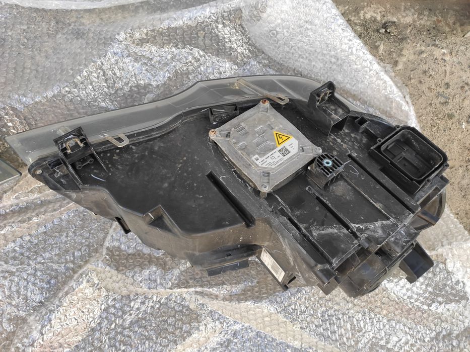 Фара BMW X5 E70.