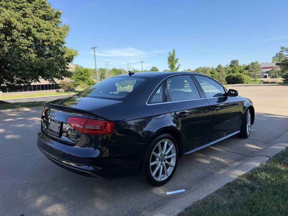 Audi A4 quattro Premium      2014