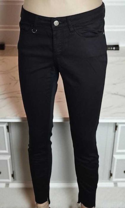 Жіночі джинси Zara Z1975 Denim, чорні - Розмір EUR 36