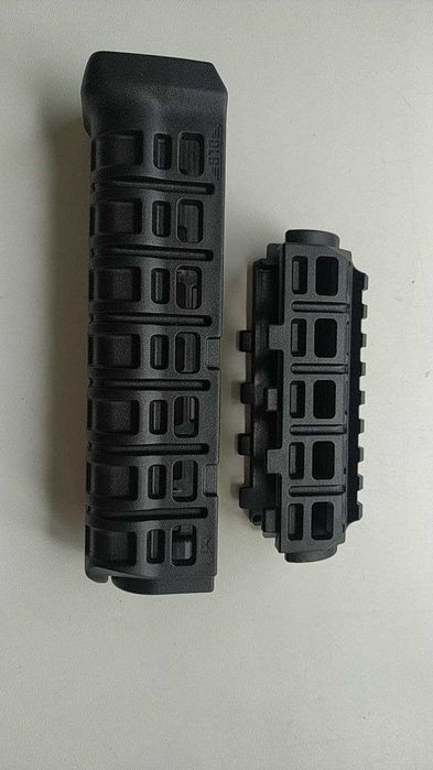 Цівка на АК з M-LOK та пікатінні не використовувалась.