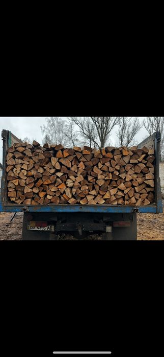 Рубані дрова твердих порід