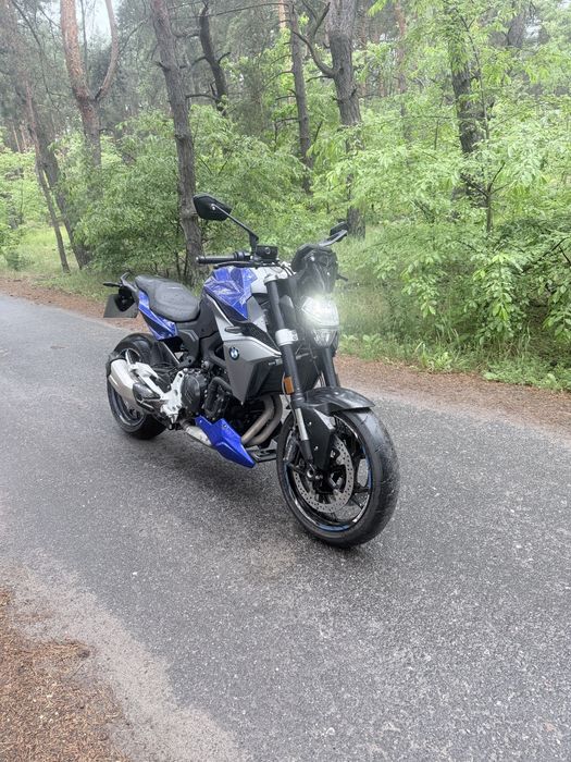 BMW f900r.