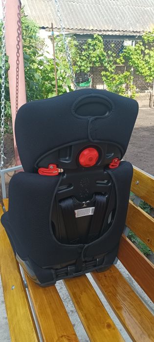 Автокрісло для дітей від 2 до 7 років