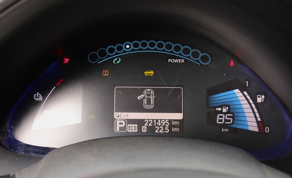 Продам Nissan Leaf