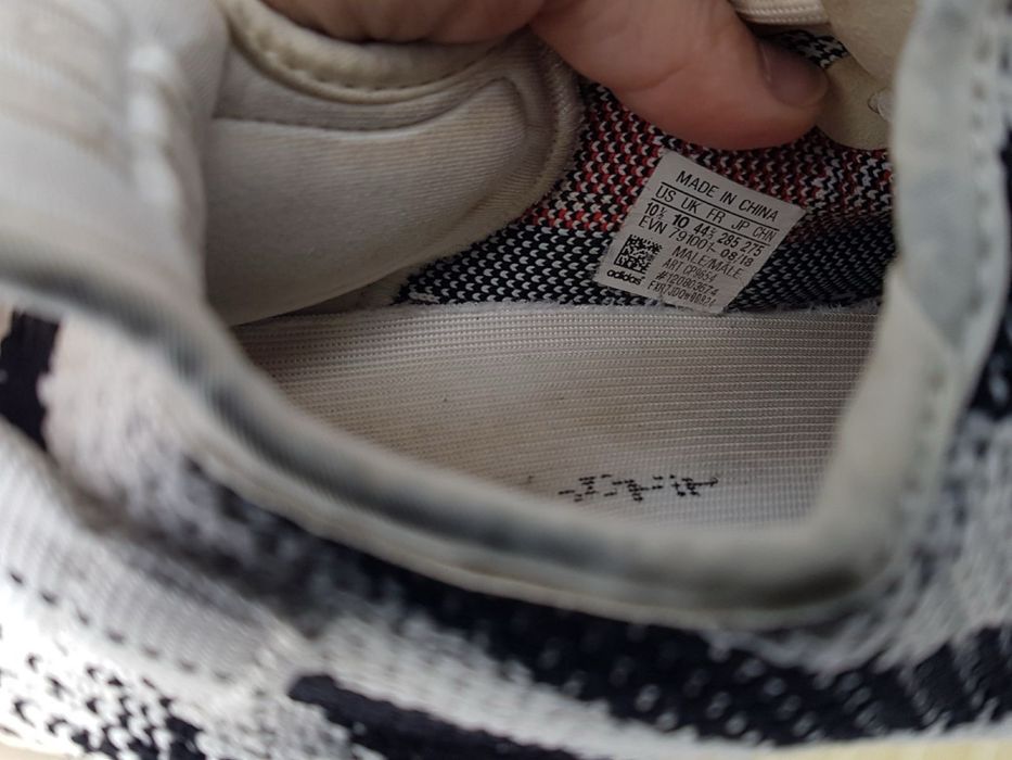 ADIDAS YEEZY boost 350 V2 Zebra