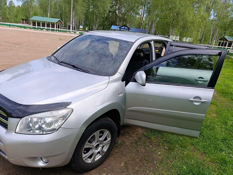 Автомобіль Toyota Rav 4