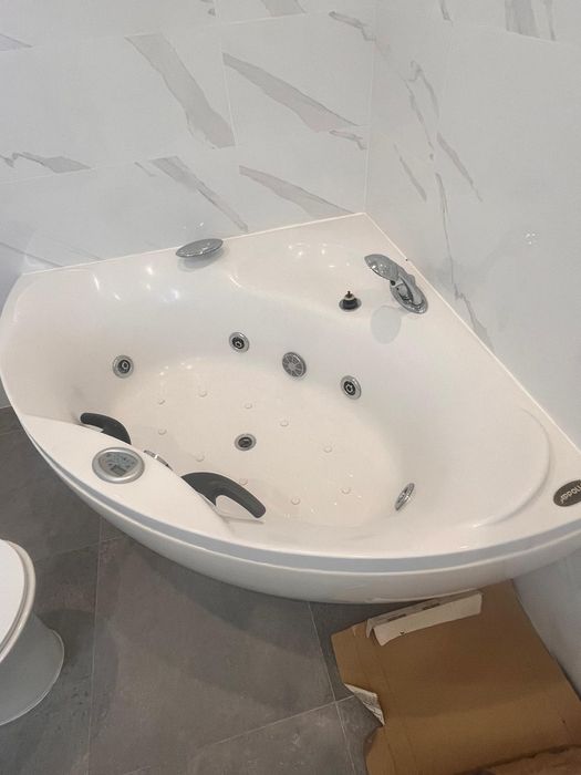 Vendo ou troco banheira de hidromassagem como nova!