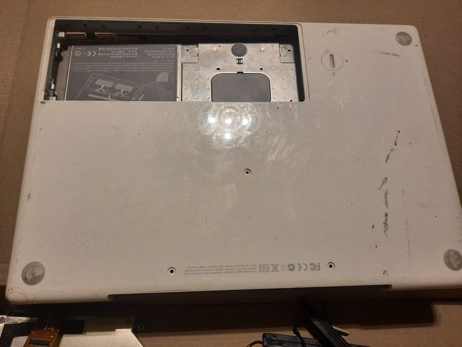 MacBoock  на запчастини