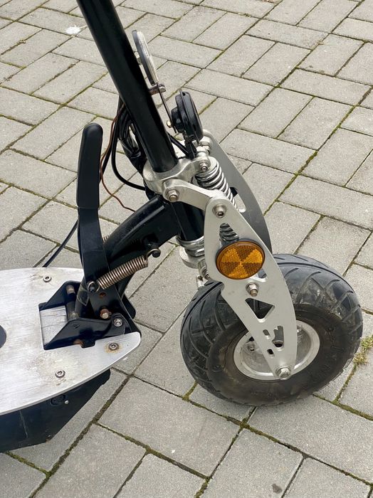 Самокат трёхколёсный