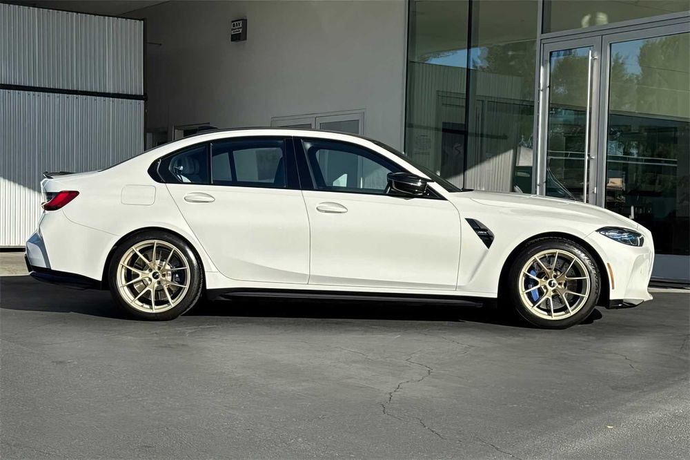 BMW M3      2021
