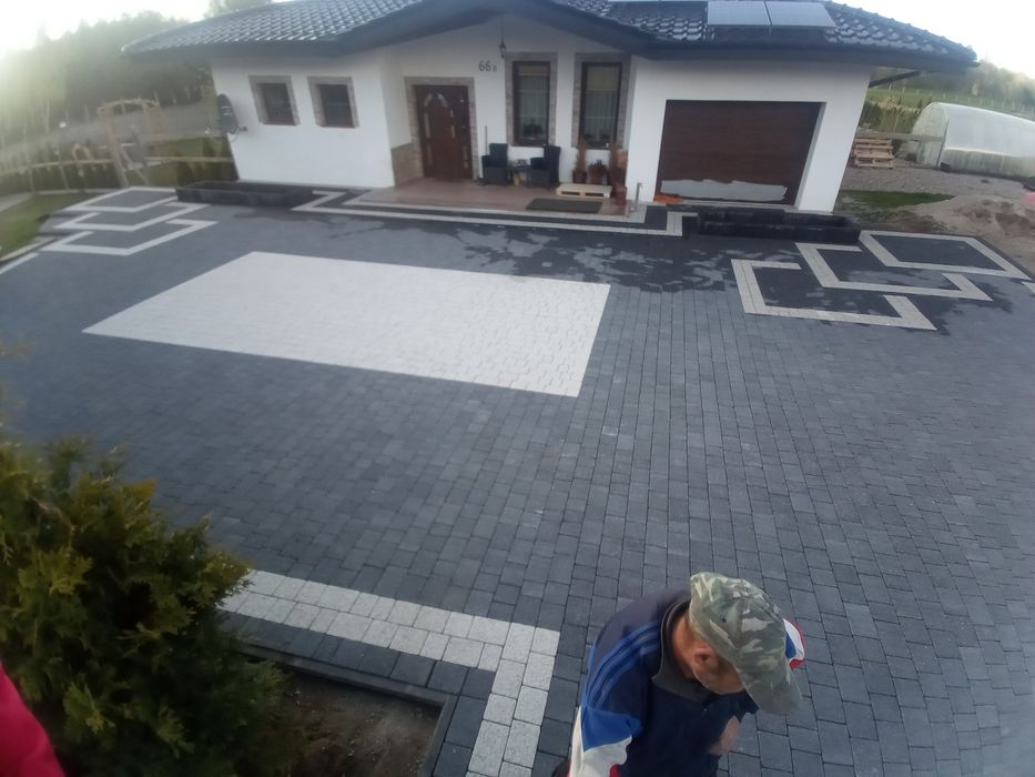 Profesjonalne układanie kostki brukowej. Budowa domków letniskowych.